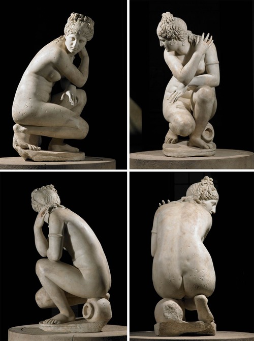 Crouching Venus statue 